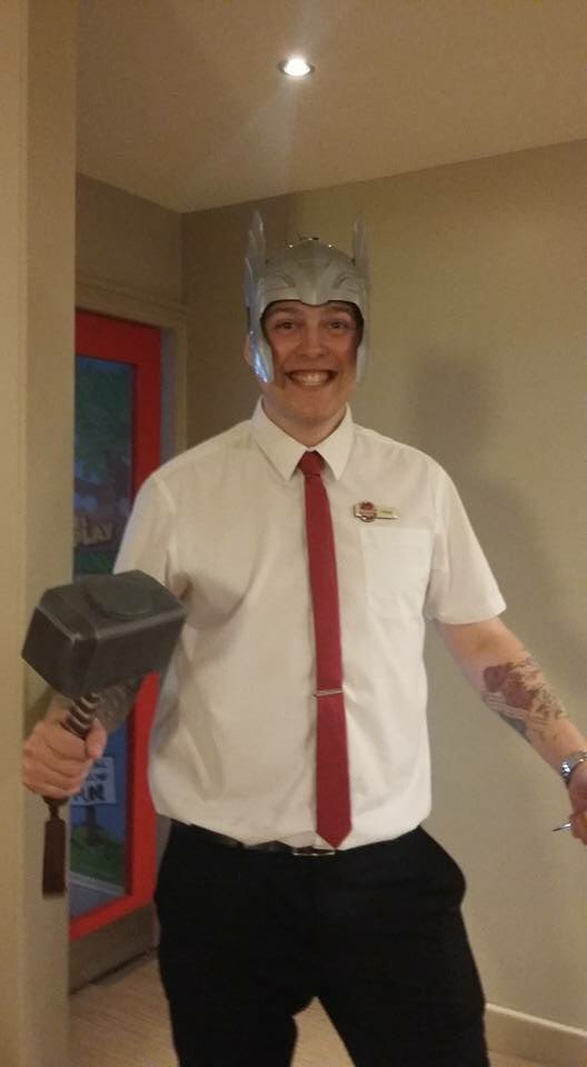 kelwindy444's tweet photo. Thor our team leader ready to smash them targets today 😂😂 @WeAreSUGM @SpencerGraydon @RobEwing1 @PatrykPanasiuk https://t.co/pP9Z6h4Tn0