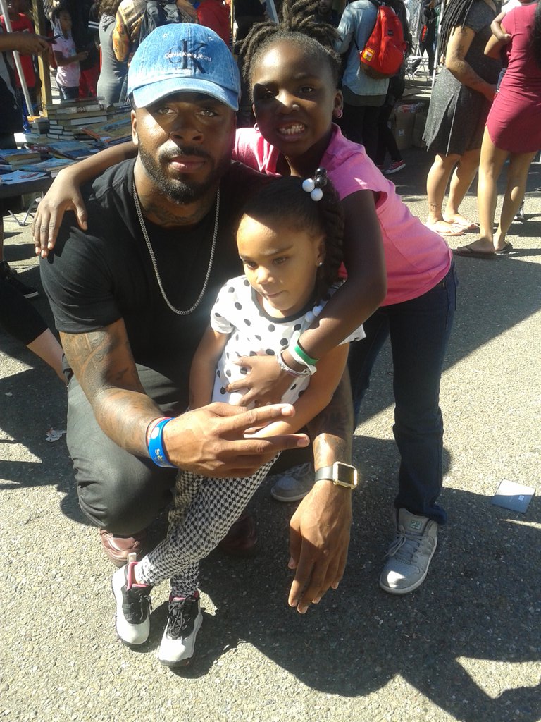 QueenJustB's tweet photo. My babies had a ball at #Fabs11thAnnual #BackPackGiveaway 
S/O to @MistahFAB for keeping this going 11yrs strong https://t.co/L6EIGiBtWa