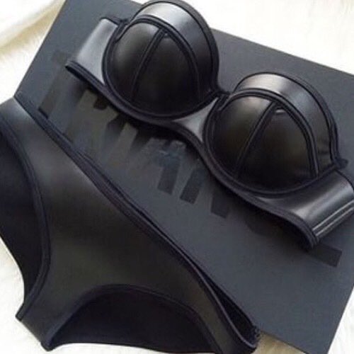 Matte bikini 😍