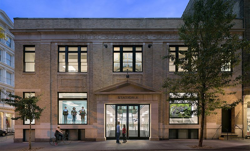 applectual's tweet image. Imposters again target NYC Apple Store, pilfer $16,000 in iPhones #apple #iphone #tech soco.space/0a8OGv