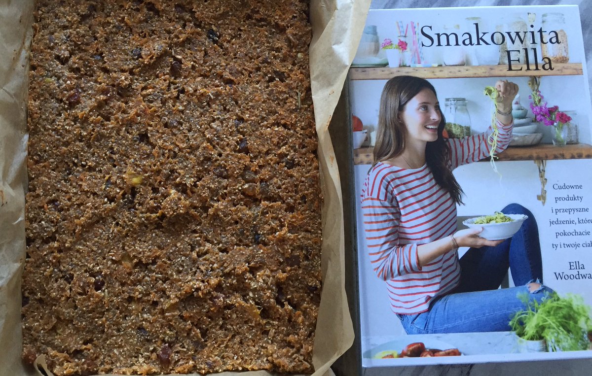 ProTrainingPT's tweet image. My mum's healthy carrot cake by @DeliciouslyElla from Poland 😋 so glad the book is here. Yummy