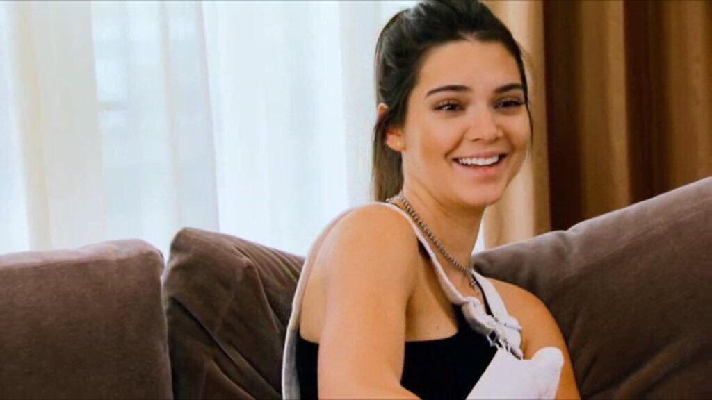 CONN0RSTORRIE's tweet photo. Her smile is the most beautiful thing in the world.
I want to wake up to this everyday.
@KendallJenner https://t.co/yBggEOrEyU