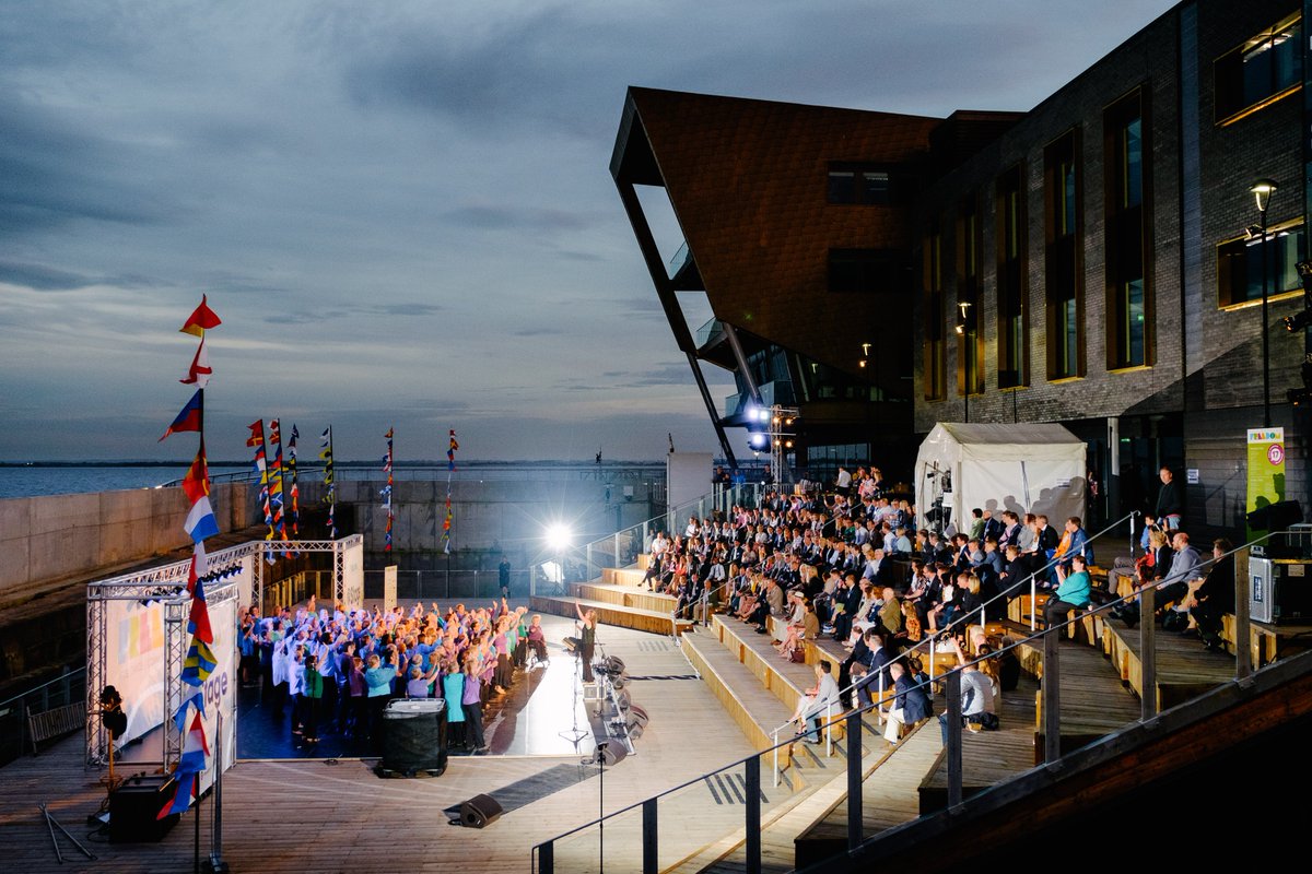 FutureHumber's tweet photo. Honoured to have held an event with @FreedomFestHull in this amazing space @thedockhull with views of @thedeephull https://t.co/w2We5SEreV