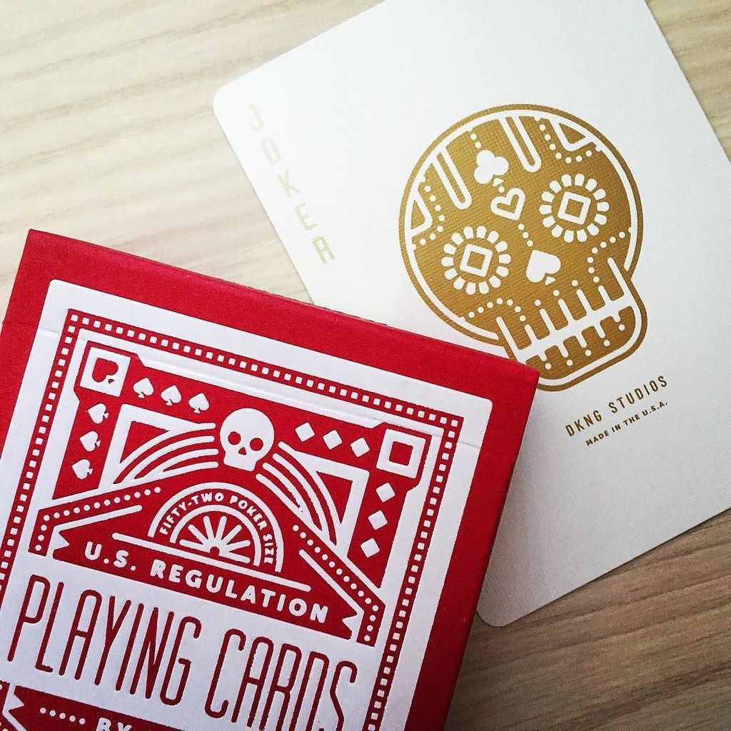 Kardify's tweet photo. Joker of the gorgeous Red Wheel #playingcards by @dkngstudios and @artofplay. #cardporn #kardify https://t.co/sAJcQALwra