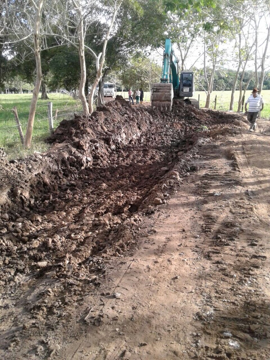 MIKOSAS2's tweet image. Se continúa con el mantenimiento de la vía alterna de Yopal-Mani @yopalcaracol