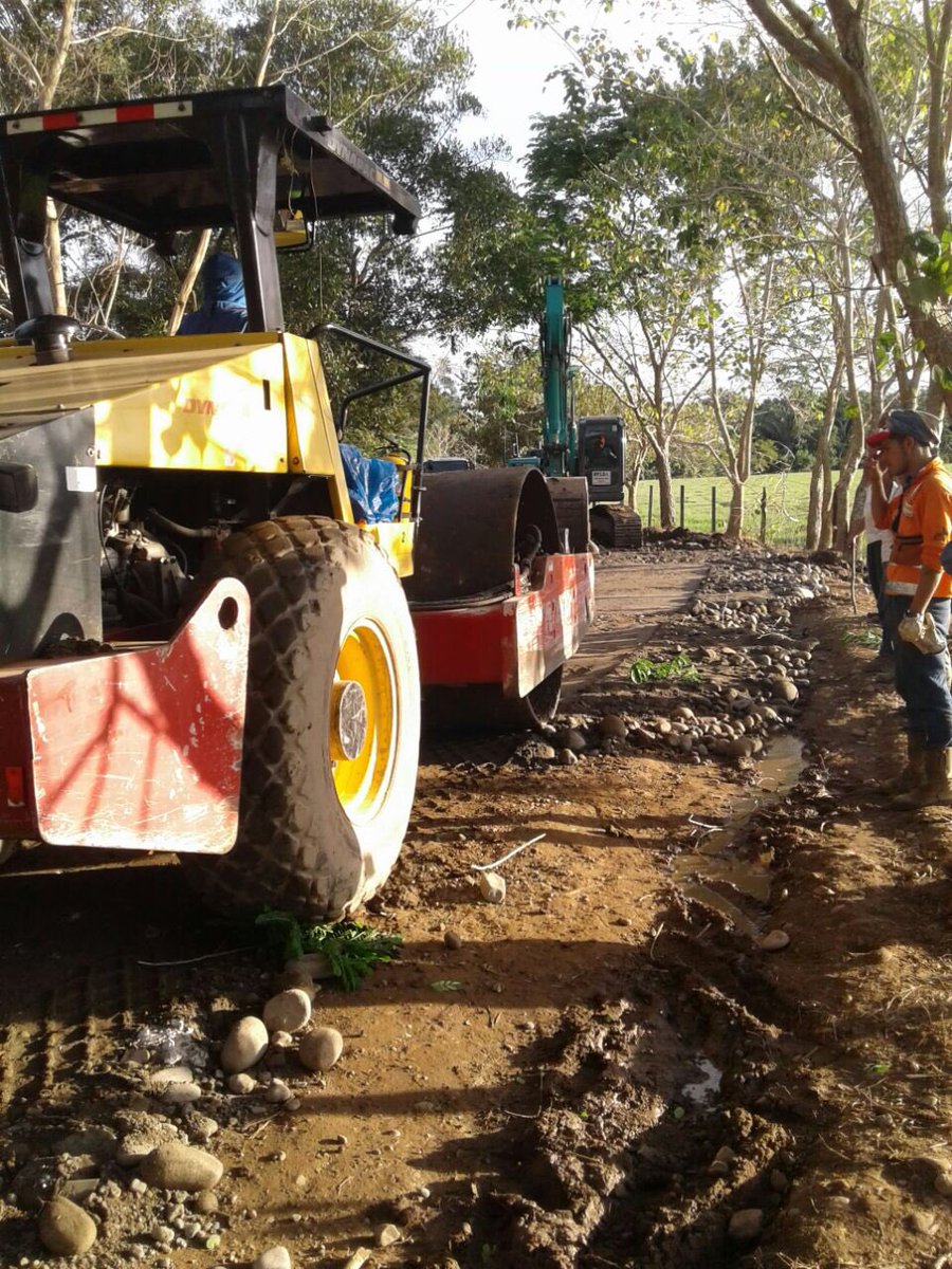 MIKOSAS2's tweet image. Se continúa con el mantenimiento de la vía alterna de Yopal-Mani @yopalcaracol