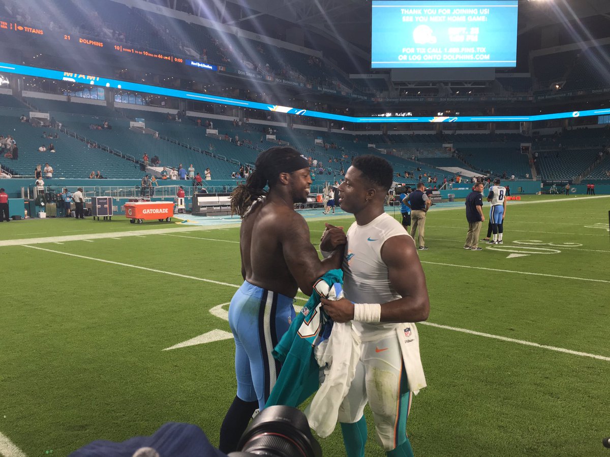 AlabamaFTBL's tweet photo. Pair of National Champions reuniting after last night's @Titans vs. @MiamiDolphins preseason game #BuiltByBama #RTR https://t.co/6WrRzWa4MF