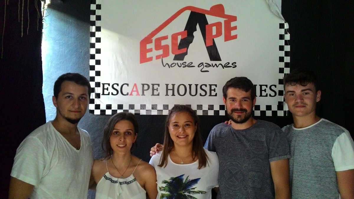 💀 Zombilere yakalanmadan kaçmak için rezervasyon: 05530243888
#kaçışoyunu 🏃
#MarkAntalya #TerraCity #Işıklar