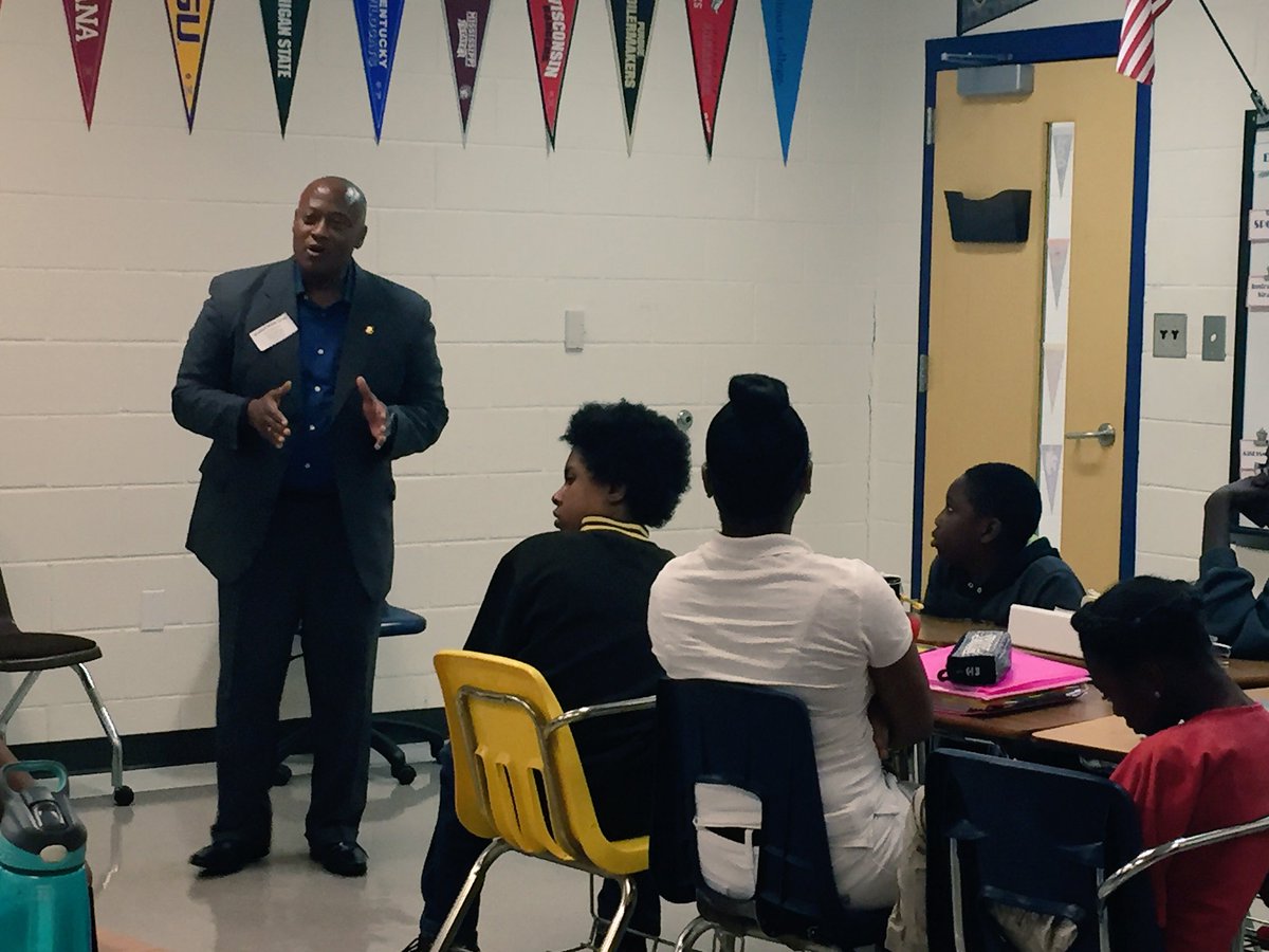 #GuestSpeakerVisits "Don't let your learning stop with your education." Wise words from Attorney Willie Davis Jr.