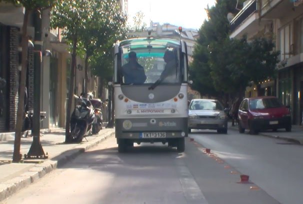 RobotGizmos's tweet image. Riding a #Driverless Bus - wp.me/p6xhSO-y9 - #Autonomous #DriverlessBus