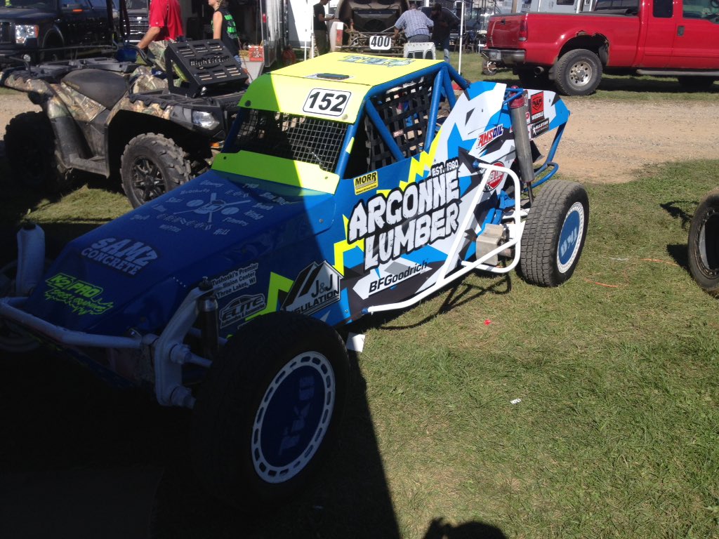 tkmoneyman_52's tweet photo. The last time she's gonna look pretty! #tkoracing152 https://t.co/0ekbaAK2jV