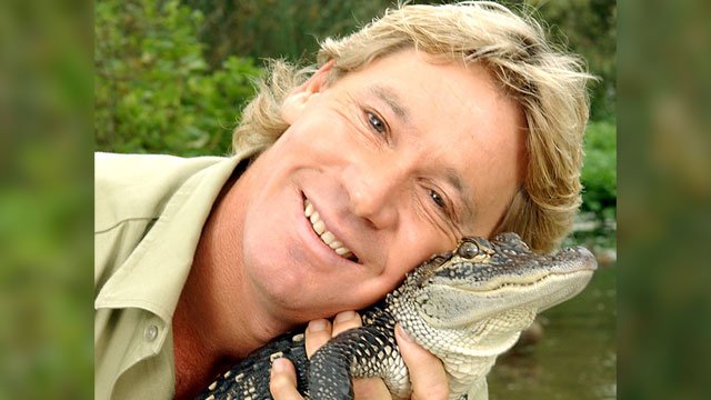 etnow's tweet photo. Steve Irwin's heartfelt letter to his parents has been discovered. https://t.co/8Xix9X9qPs https://t.co/MenyRxYmZc