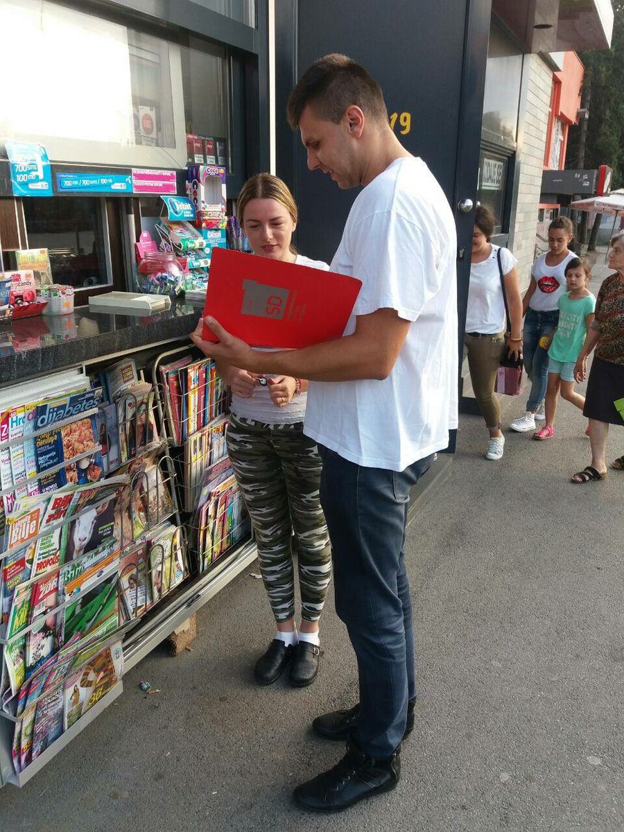 SD_CRNAGORA's tweet photo. Aktivne i Spcijladdmokrate Pljevlja #SD #OSDPV #anketa #izbori2016 https://t.co/9F8eVzGLzM