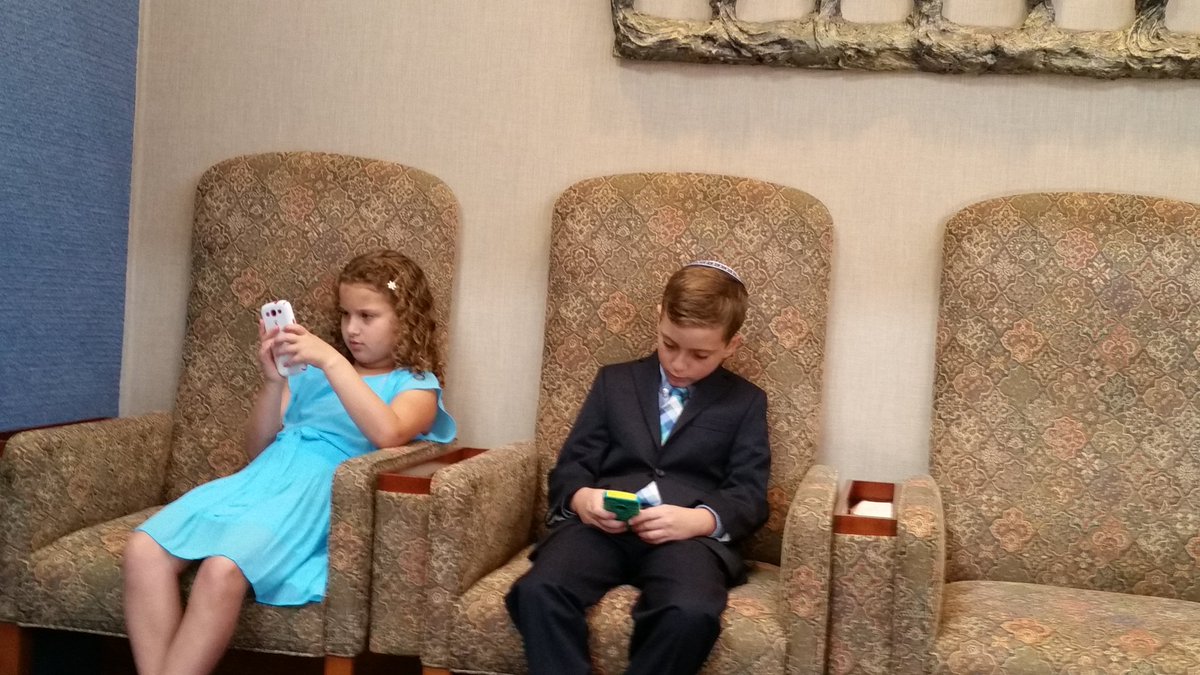 What <a href="/BnaiIsraelCong/">B'nai Israel Cong.</a> would look like if phones were allowed in services.