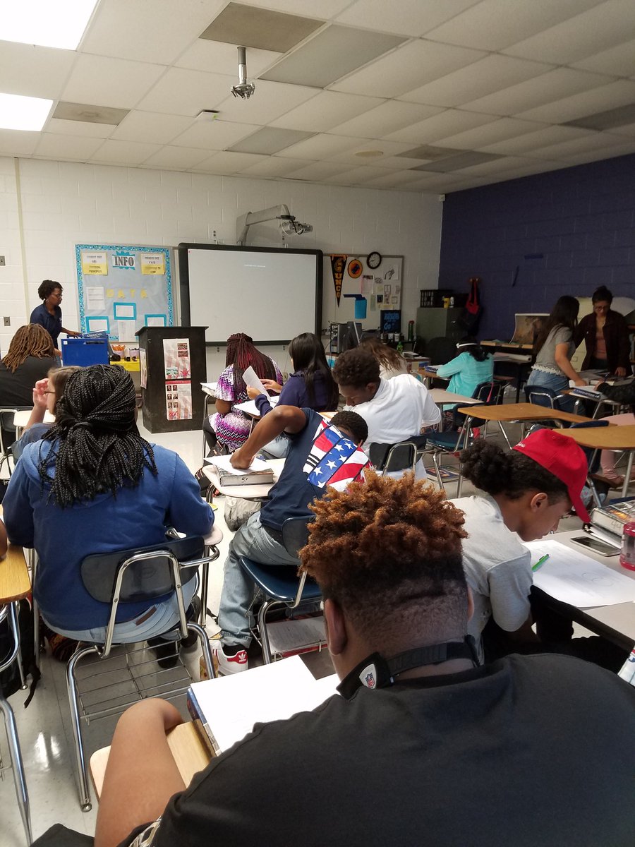 dwblakebrough's tweet photo. Learning about The. Great Awakening in Ms. High's 1st period at SVHS.#vancecoproud https://t.co/TulOwJayIY