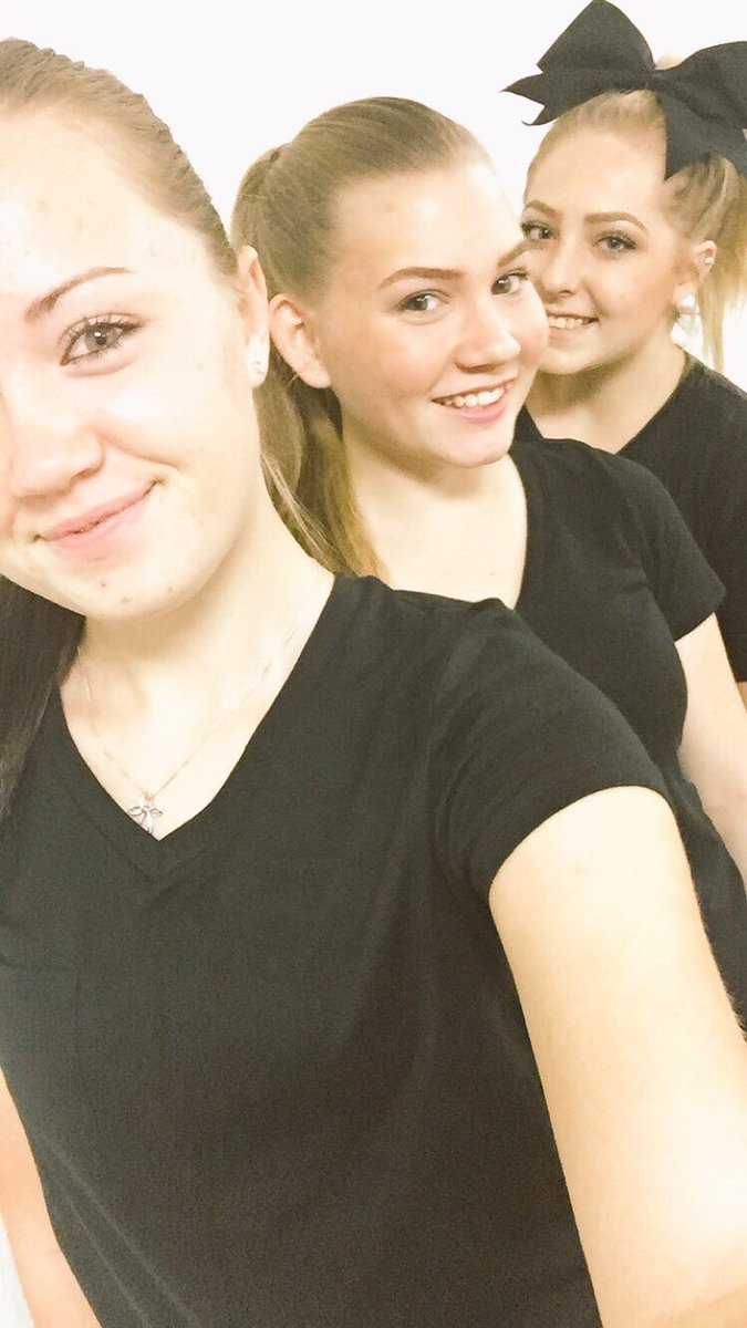 http_amberh's tweet photo. #longlivelinco @Taytay_xoxo12 https://t.co/fVi1NIBLen