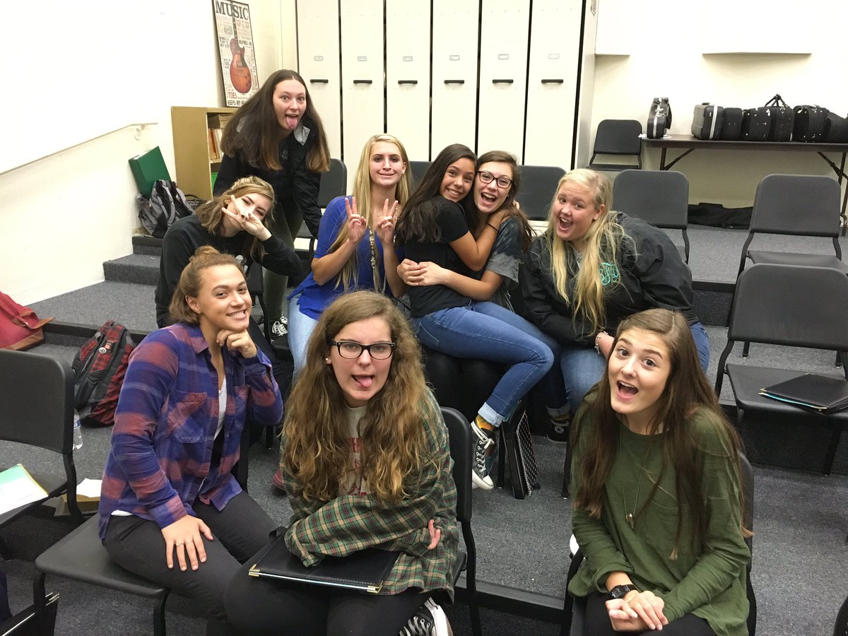 When you make kids take pics for the end-of-year slide show the first week... #Awkward #TooEarly <a href="/EAadventurers/">Laney Adventurers</a>