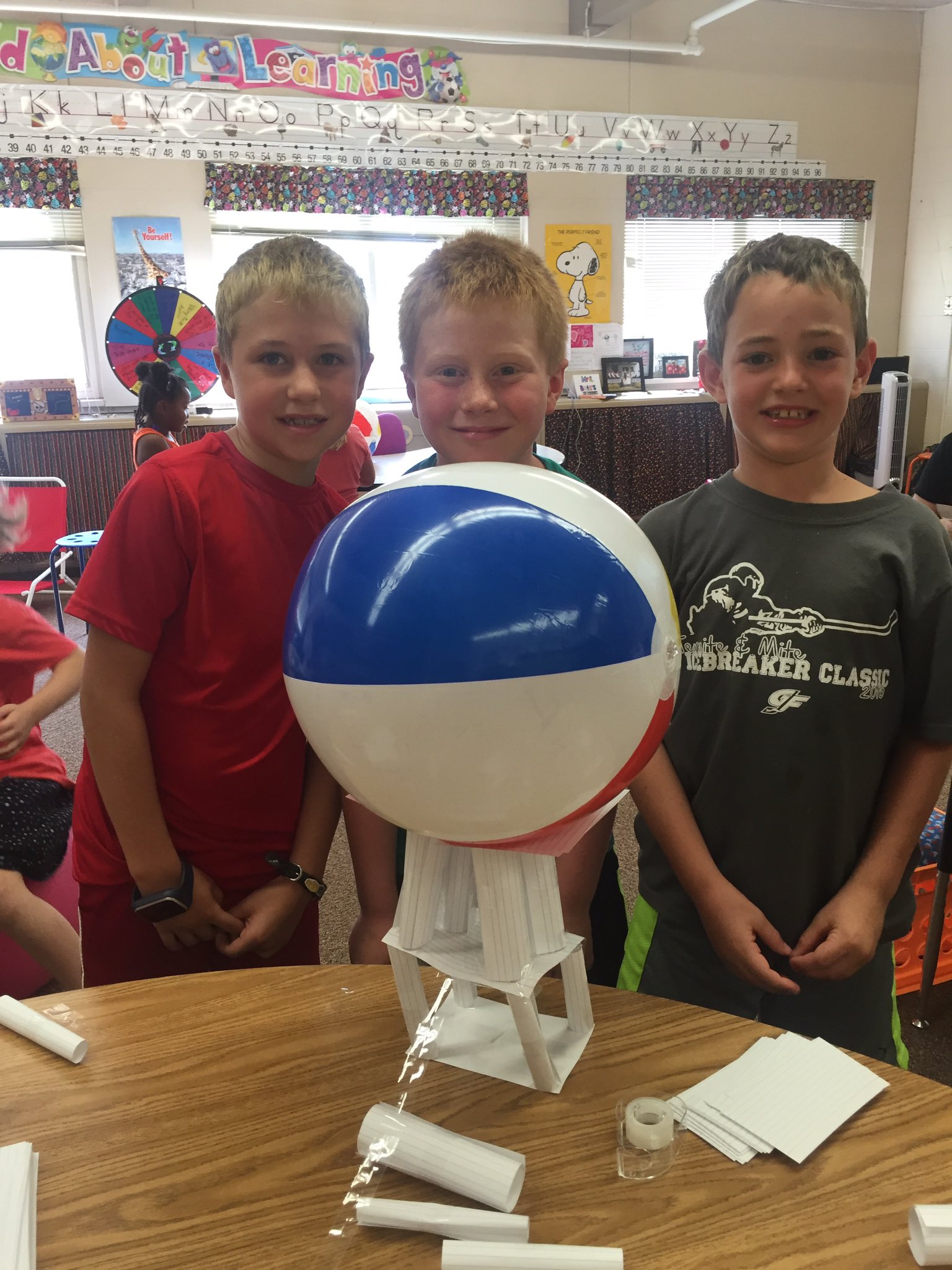 Miss Ericson's Class on X: Supplies: index cards, tape, beach ball.  Challenge: build a tower to hold the beach ball! #teamwork  t.coxtGgvSrNUw  X