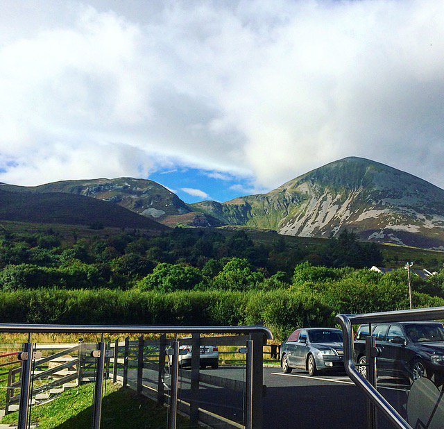 Sunny skies this morning 🌞 Get over to the West and climb the mountain while this good weather lasts <a href="/CroaghPHostel/">CroaghPatrickHostel</a>