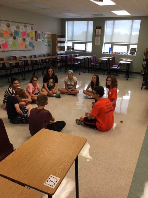 RavensSTA's tweet image. Our #webcrew welcomed our new grade 7 Ss yesterday &amp;amp; enjoyed activities, games &amp;amp; a yummy BBQ!