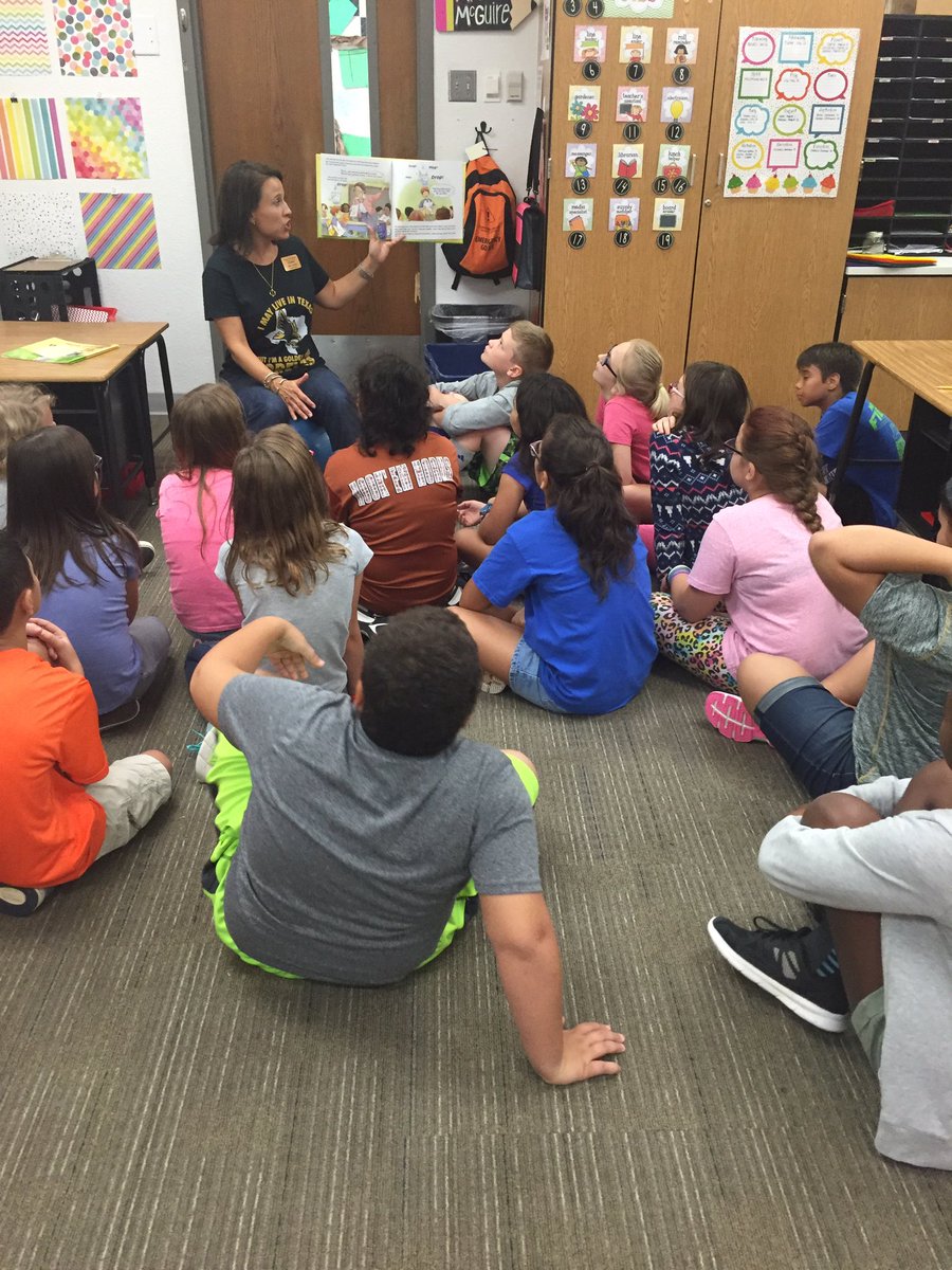 sadyemcguire2's tweet photo. We had a special guest in our classroom today! How full is your bucket? @DESjtorres @DESDolphins #DESisBEST @des5th https://t.co/MGBmJzG4Ne