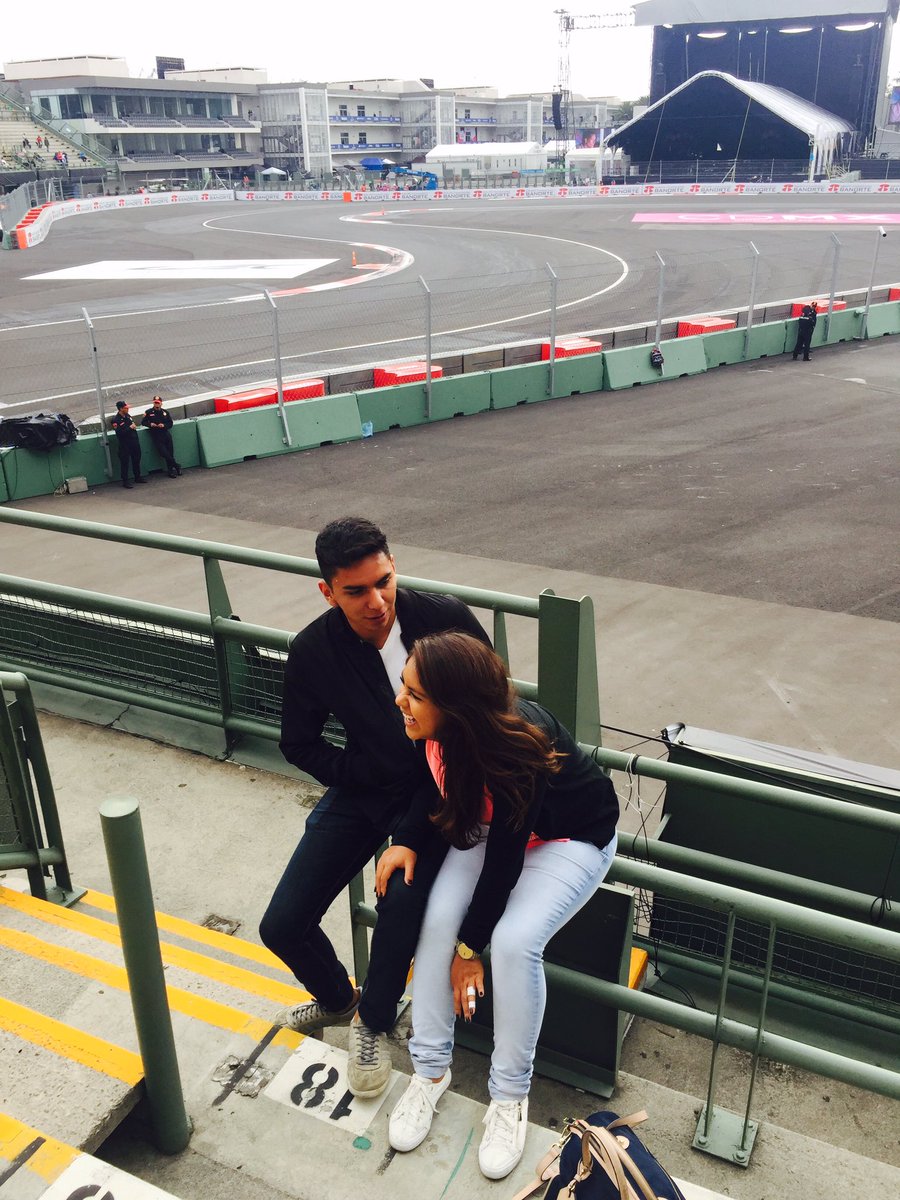 LabiiosRojos_A's tweet photo. BFF🤘🏻❤️ #6HM #6HorasDeMexico https://t.co/1VdWTpij28