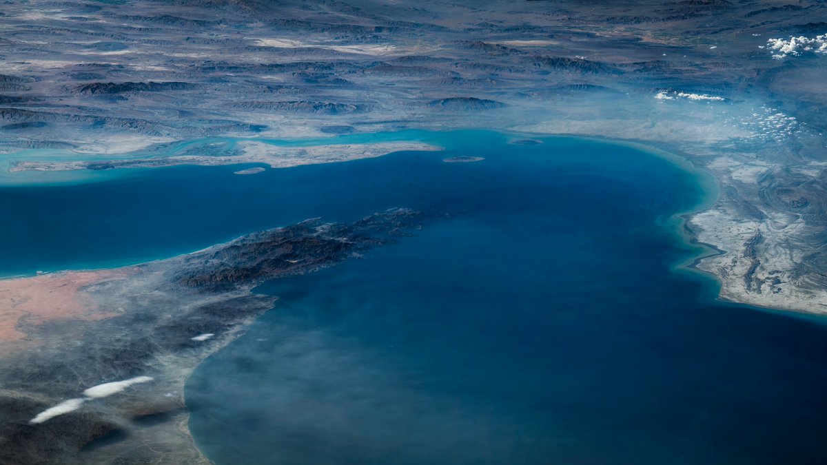 Jeff Williams (@astro_jeff) on Twitter photo Musandam peninsula, Strait of Hormuz, and Zagros Mountains Iran. Hi-res here: eol.jsc.nasa.gov/Collections/Co… Musandam peninsula, Strait of Hormuz, and Zagros Mountains Iran. Hi-res here: eol.jsc.nasa.gov/Collections/Co…