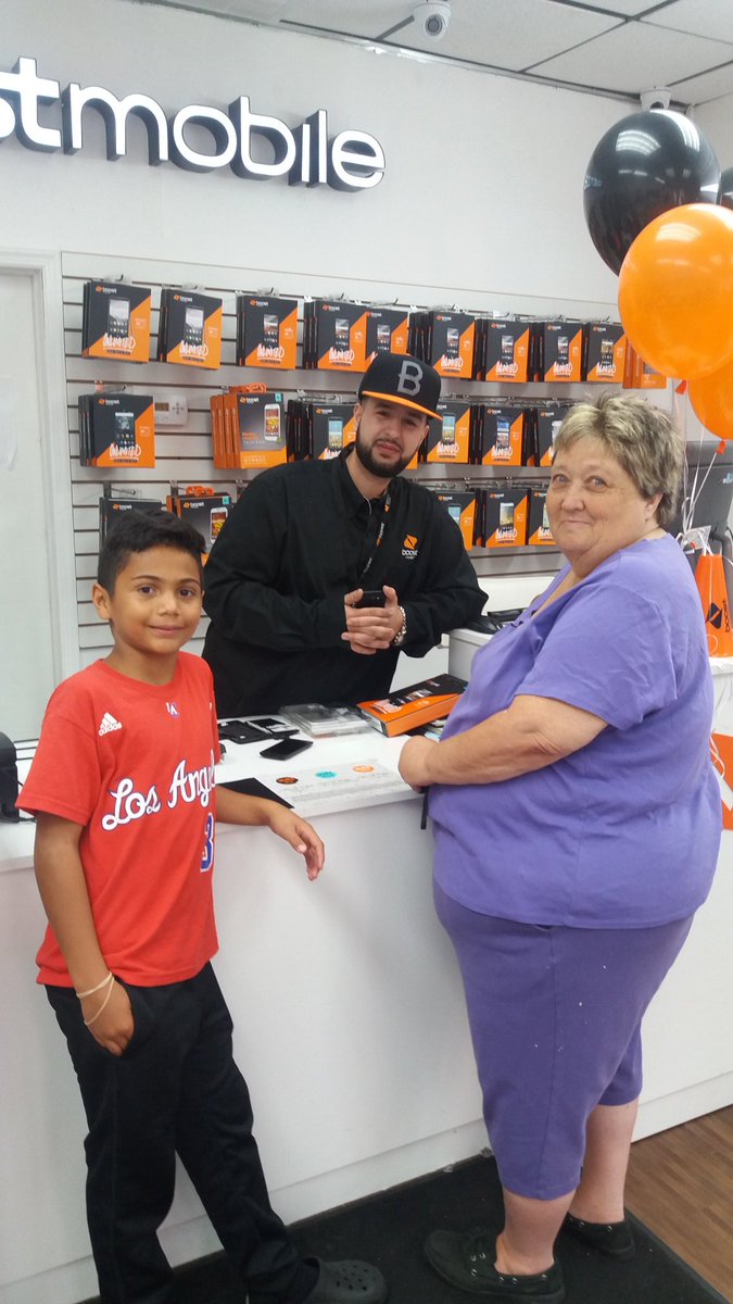 boostmobile439's tweet photo. #BoostThanksYou
Another happy customer https://t.co/ZFfxZJZYuE
