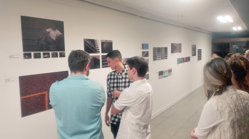 colombomedellin's tweet image. En nuestra sede Centro damos inicio a #Zoomlab 2016. Una maravillosa exposición fotográfica que no te puedes perder.