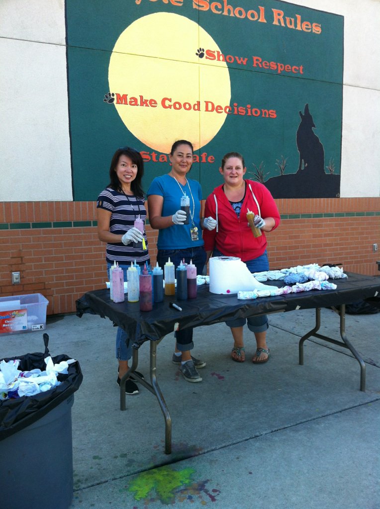 outdated_acct's tweet image. Tie Dye Friday at NPE for Kinder and TK:  Parents, Teachers, and Students HOWLing with Coyote Spirit!