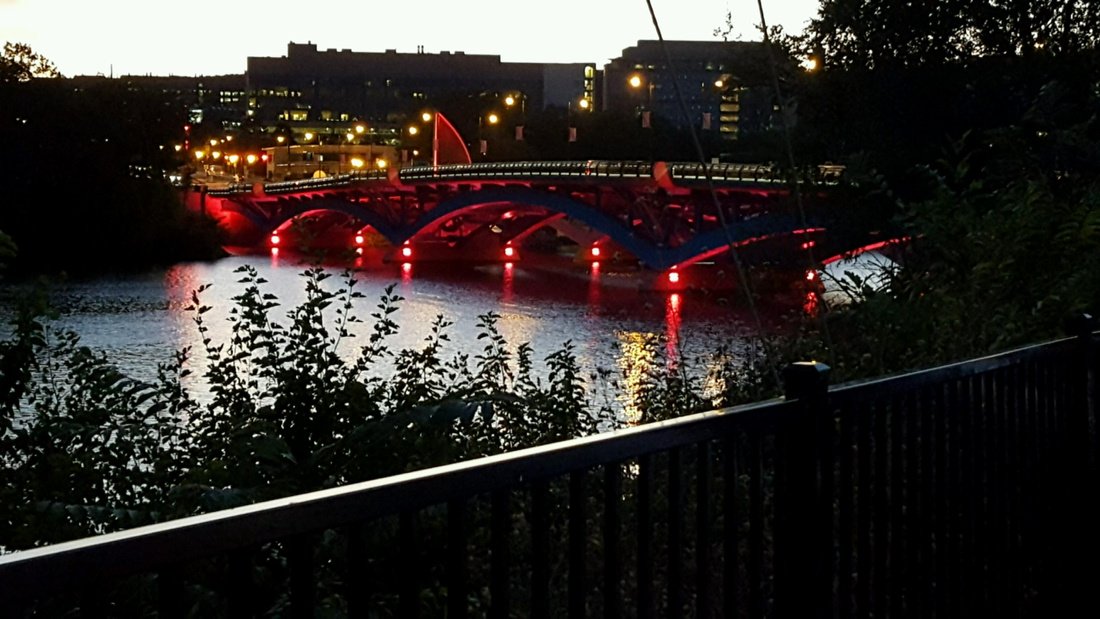 #Worcester #Shrewsbury tonight: Burns Bridge Red for Blood Cancer Awareness. #Raise4LLS #LLS