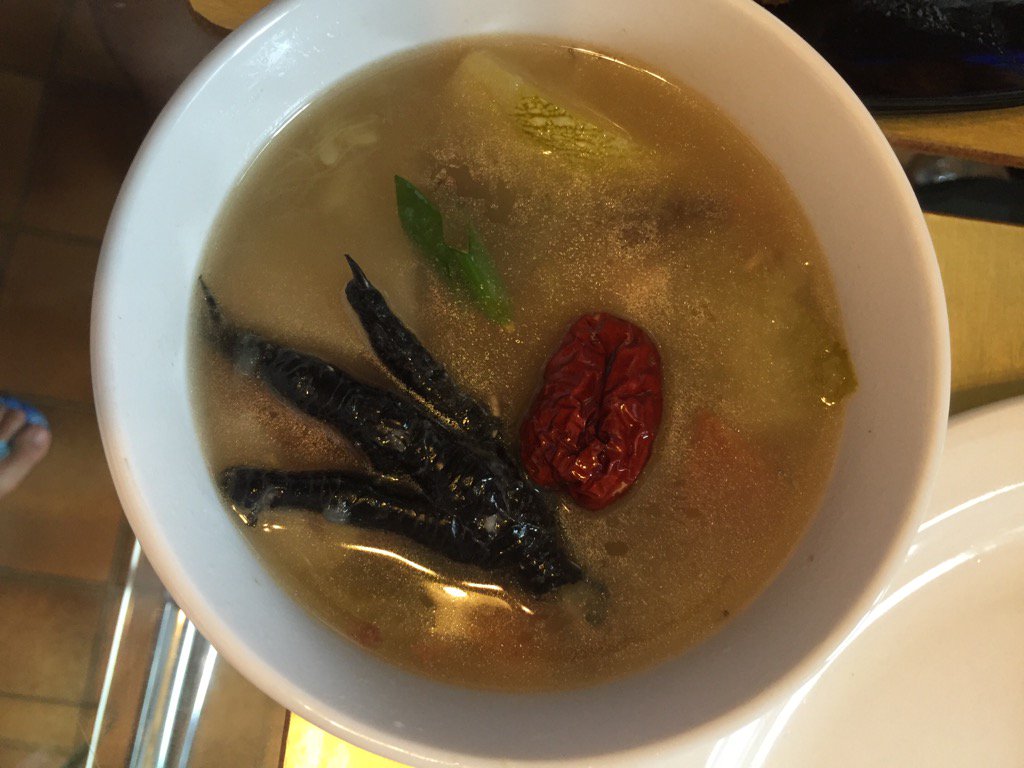 FaceULove's tweet photo. Chicken #feet #chineseremedy for natural #Collagen good for #wricklefree prevent   #wrinkle good for #joins #bone https://t.co/6J3agAOeoT