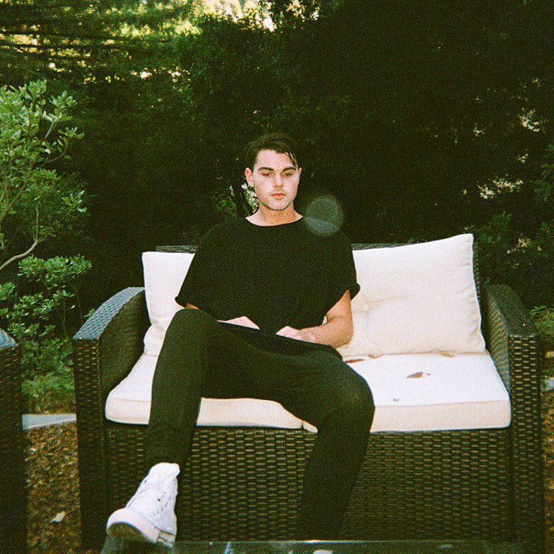 AlexCheap's tweet image. 