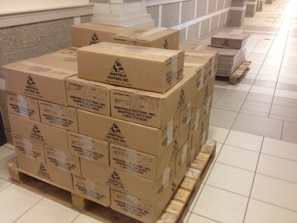 johnsonb_ms's tweet photo. The clay has arrived at FHS! We are ready for next week. Have a nice holiday weekend!#clayiscool https://t.co/OLVQwUH8H2