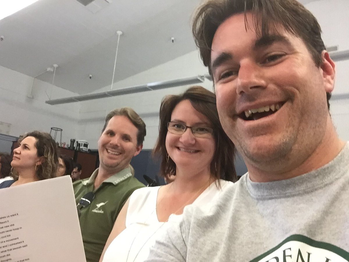 Mominee_Sean's tweet photo. Writers workshop #SYCC16 @sparklesteaches GHstudents watch out! https://t.co/CFjq3cO5Gu