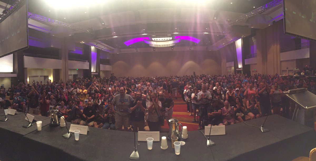 Mel13Oneil's tweet image. Thank you #darkmatter @DragonCon
Can't believe the turn out!! Thank you! Thank you! Thank you! 🙏🏼🌺✌🏼️