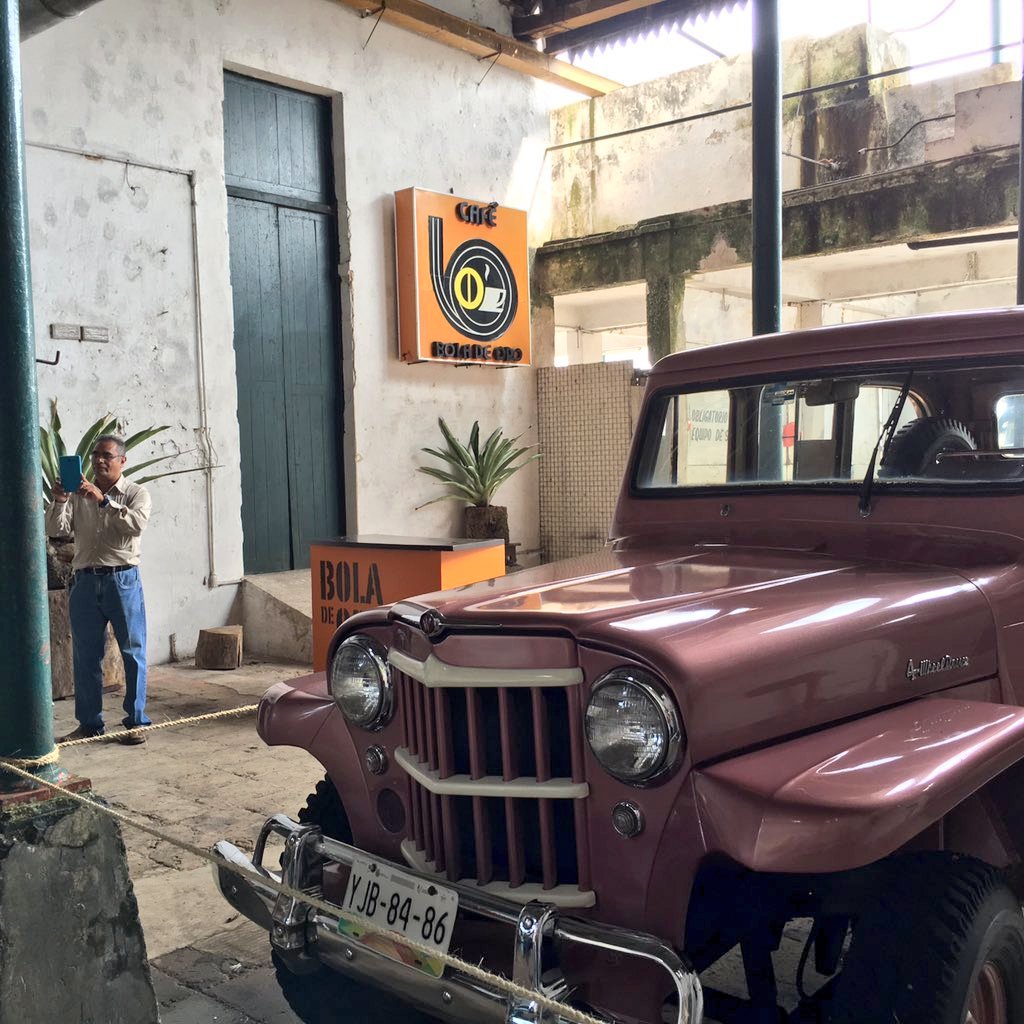 VeracruzTurismo's tweet photo. ¿Ya conoces @SenderosdelCafe? 
Un recorrido #DeNuestraFincaASuTaza con @BolaDeOro_ en Coatepec y Xico #Veracruz. https://t.co/MHtILG6kT0