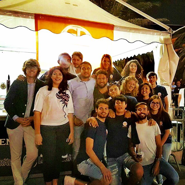 gd_abruzzo's tweet photo. Primo giorno di Festa, la nostra squadra! (e non siamo tutti!) #Gd #festaunita #orgogliogd https://t.co/0dpguR1vQ2