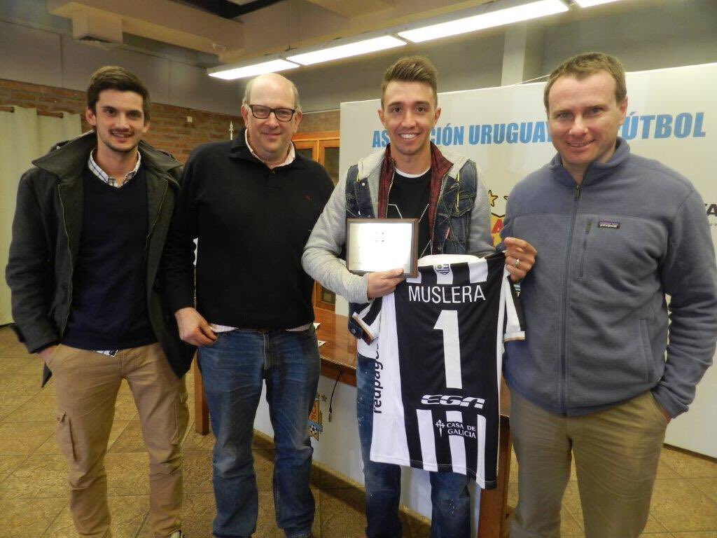 ⚽️🎉SOCIO BOHEMIO DE LEY| Nando Muslera es nuevo socio honorario de Wanderers!Felicitaciones y gracias <a href="/1_Muslera_25/">Fernando Muslera</a>