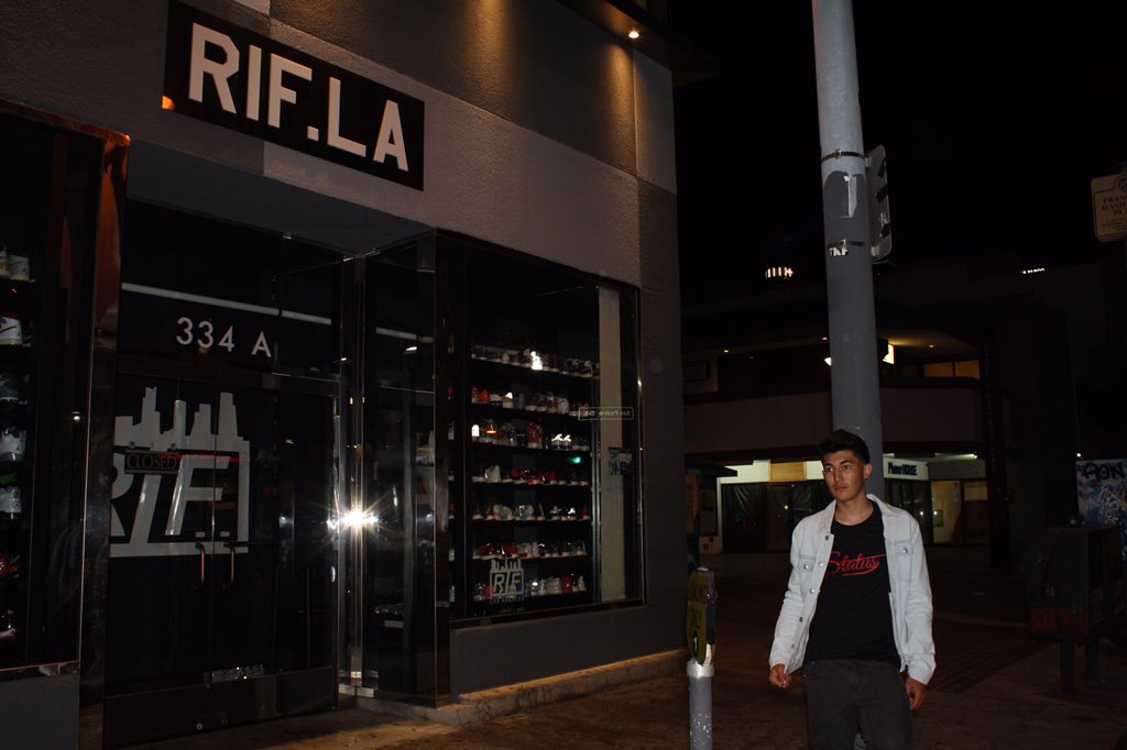 StatusLa_'s tweet image. New Status® now available... 🕵🏻🕊