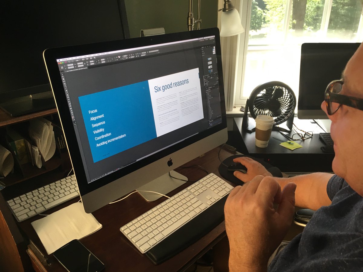 iamctodd's tweet photo. It's alive!! #RoadmapBook https://t.co/hg1cD2Drga cc @d8a_driven @evanfryan @OReillyAuthors https://t.co/VPG01HunJ8