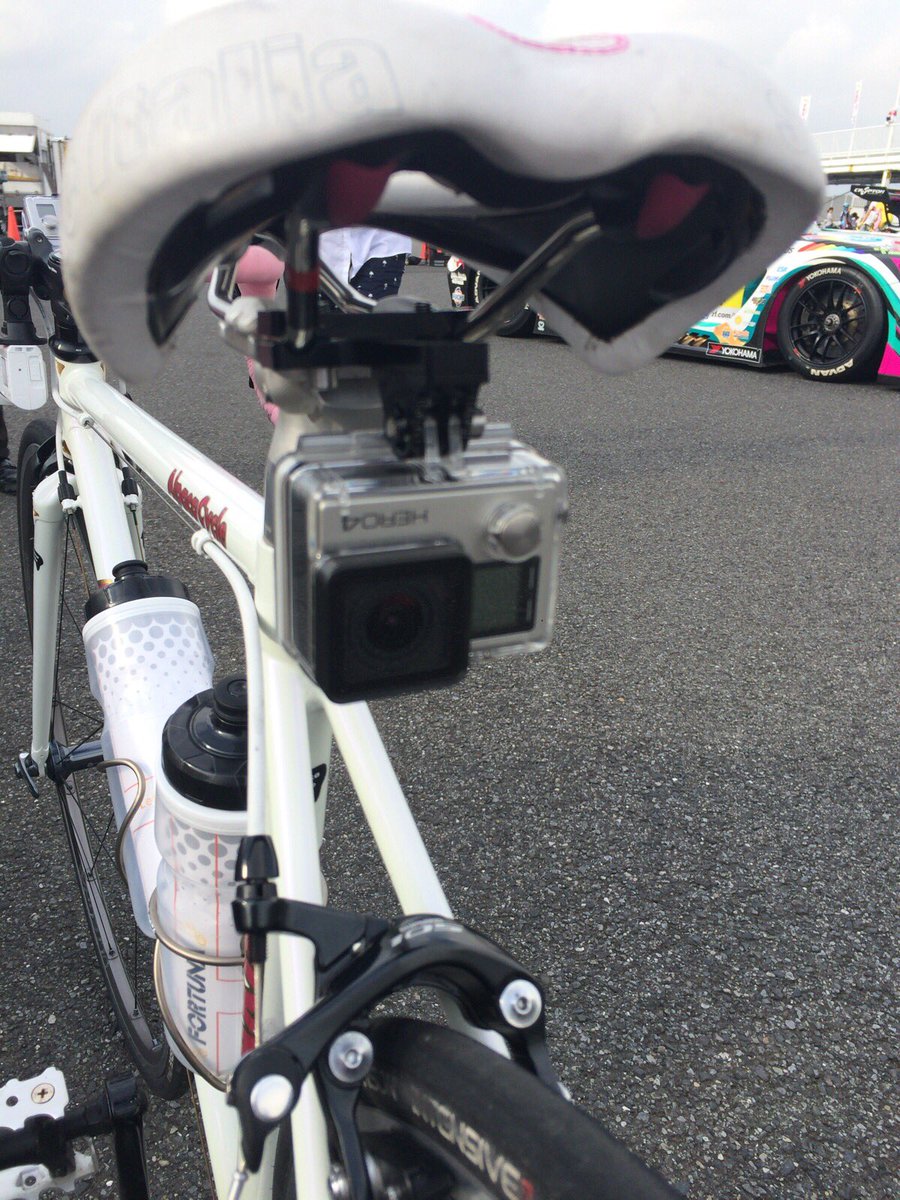 株式会社アウローラ Na Twitteru Gsrカップ間もなく開幕です 1時間エンデューロに東城咲耶子さんがカメラ装備で出走します ろんぐらいだぁす ジャージのひとはトレイン組んでくださいね Gsrcup ろんぐらいだぁす