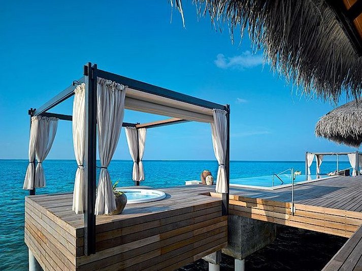 velaa_island's tweet photo. Happy weekend everyone! #UltimatePrivacy #OceanPoolHouse at #velaaprivateisland. #Maldives https://t.co/wnsRrwJ320