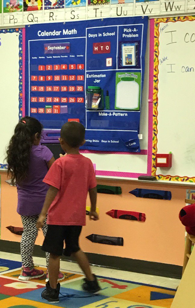 #Jakobe #Julieanna collaborating <a href="/WilsonHCISD/">Wilson Elem. HCISD</a> ☺️👏👍