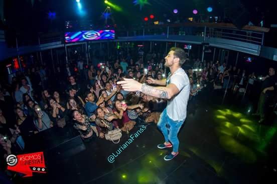 IntensasDeLuis's tweet photo. Fotos de @luis_mateucciof en #Nightlife #Spacios  el dia 27-08-16 asiendo su evento  siempre llenando todoo👏💕💗(F.2) https://t.co/r1ZrwVg7JH
