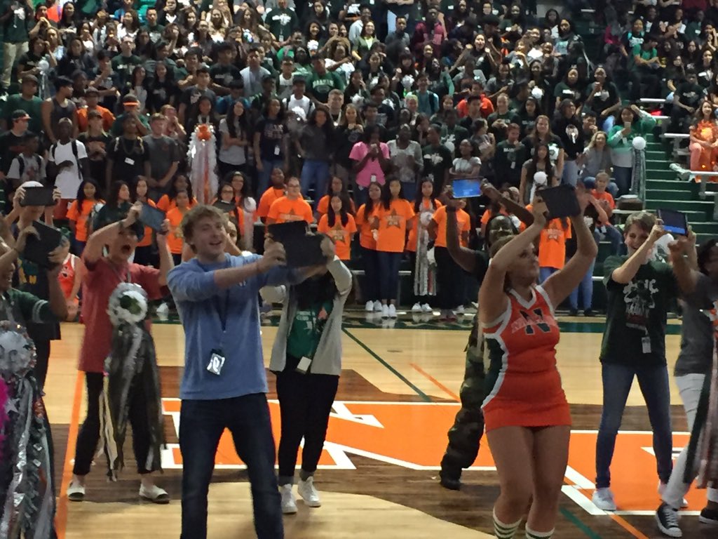 Naaman_PTSA's tweet photo. Pep rally! https://t.co/rkJmYTkxYa
