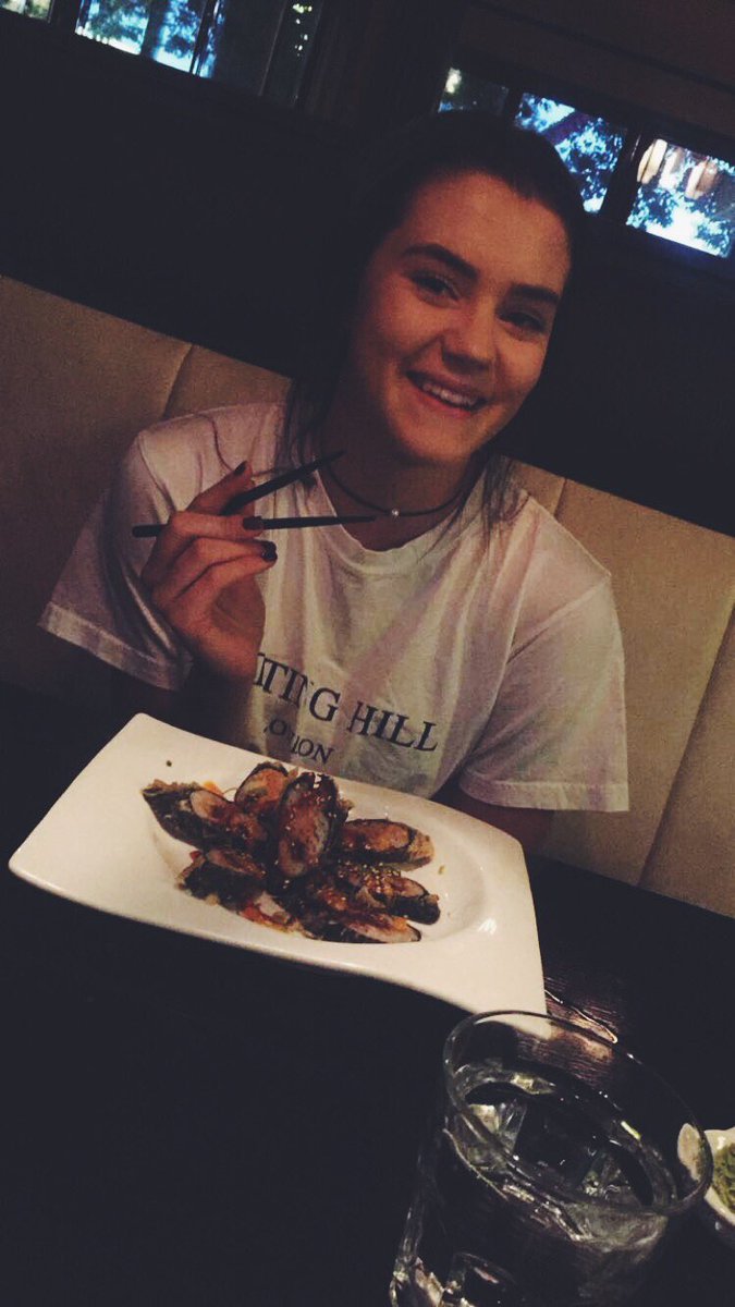 ginandhsb's tweet photo. #justeatit with my AP Bio sister 👊🏻💕 #APBio3 https://t.co/9eIivwqZTJ