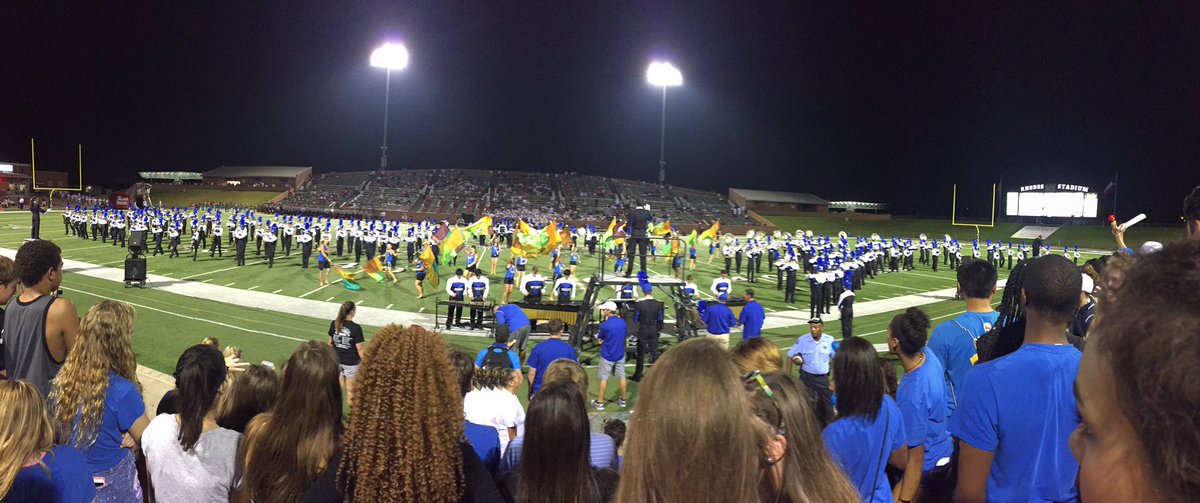 JET_skiis's tweet photo. go jet band!!!!!!!! y'all sounded so awesome tonight \m/ https://t.co/hrj1A4LaM3