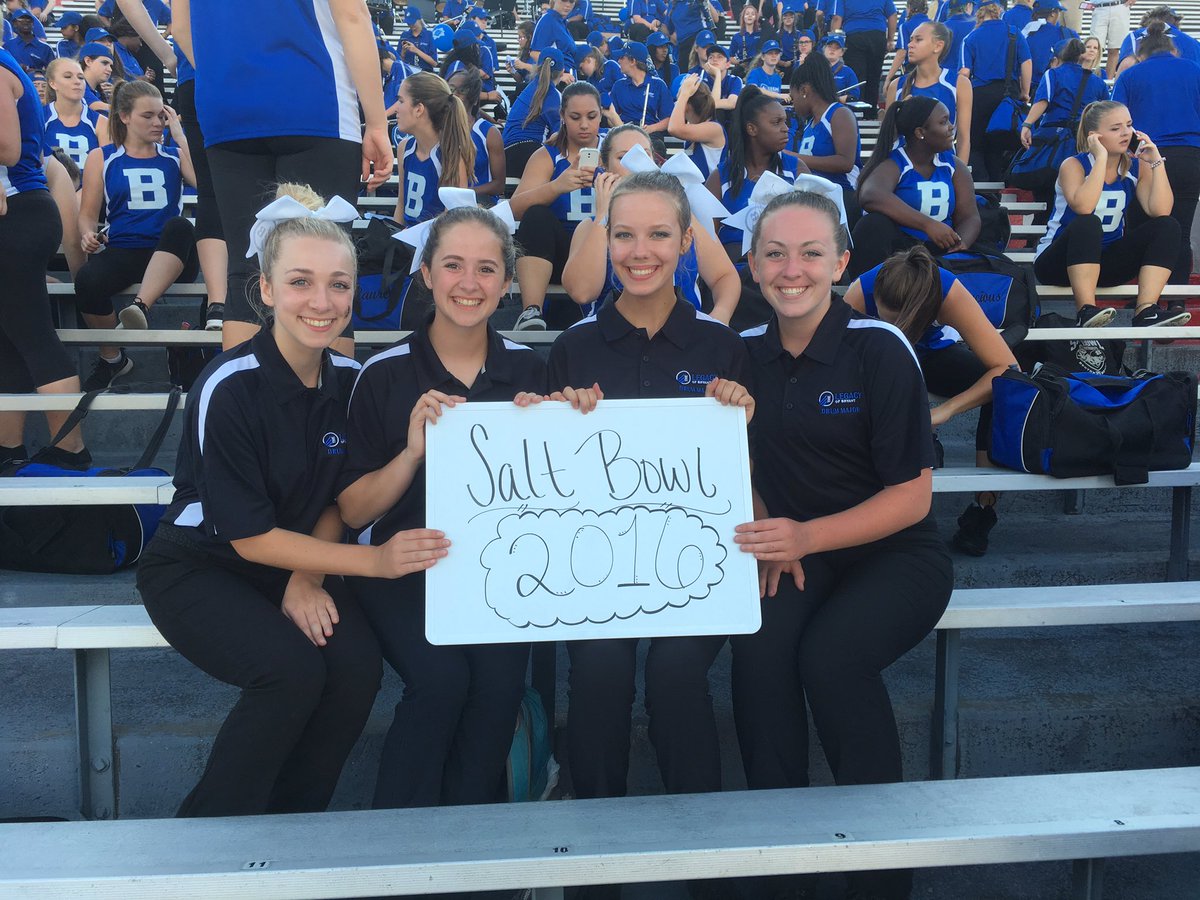 sydneycalvert's tweet photo. #SALTBOWL2016 #gohornets #ibelievethatwehavewon #legacyforever πππ !!!!! https://t.co/G0deSDqlEk