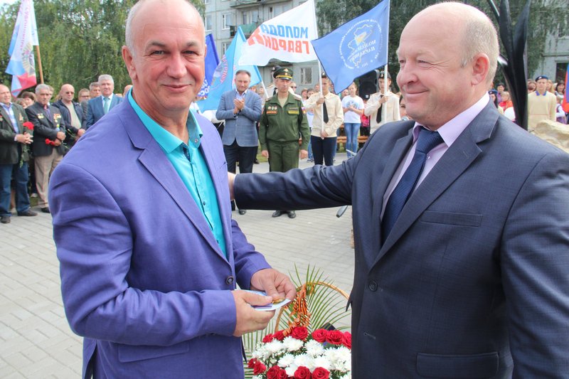 <a href="/Tularegion71/">Правительство ТО</a> Руководителю мастерской, изготовившей памятник В.А. Ганюшкину
